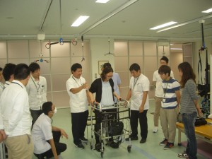 ⑧起立、歩行体験実習